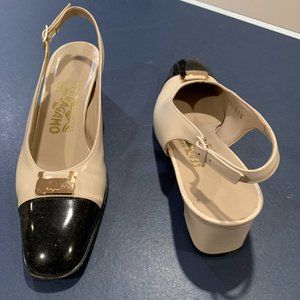 Salvatore Ferragamo Bone Calf Size W8 4cm